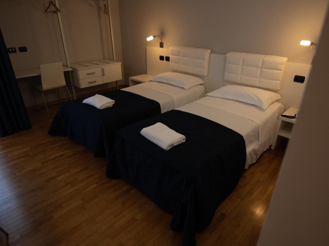 Master Hotel Reggio nell'Emilia Esterno foto