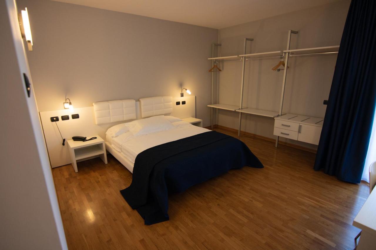 Master Hotel Reggio nell'Emilia Esterno foto