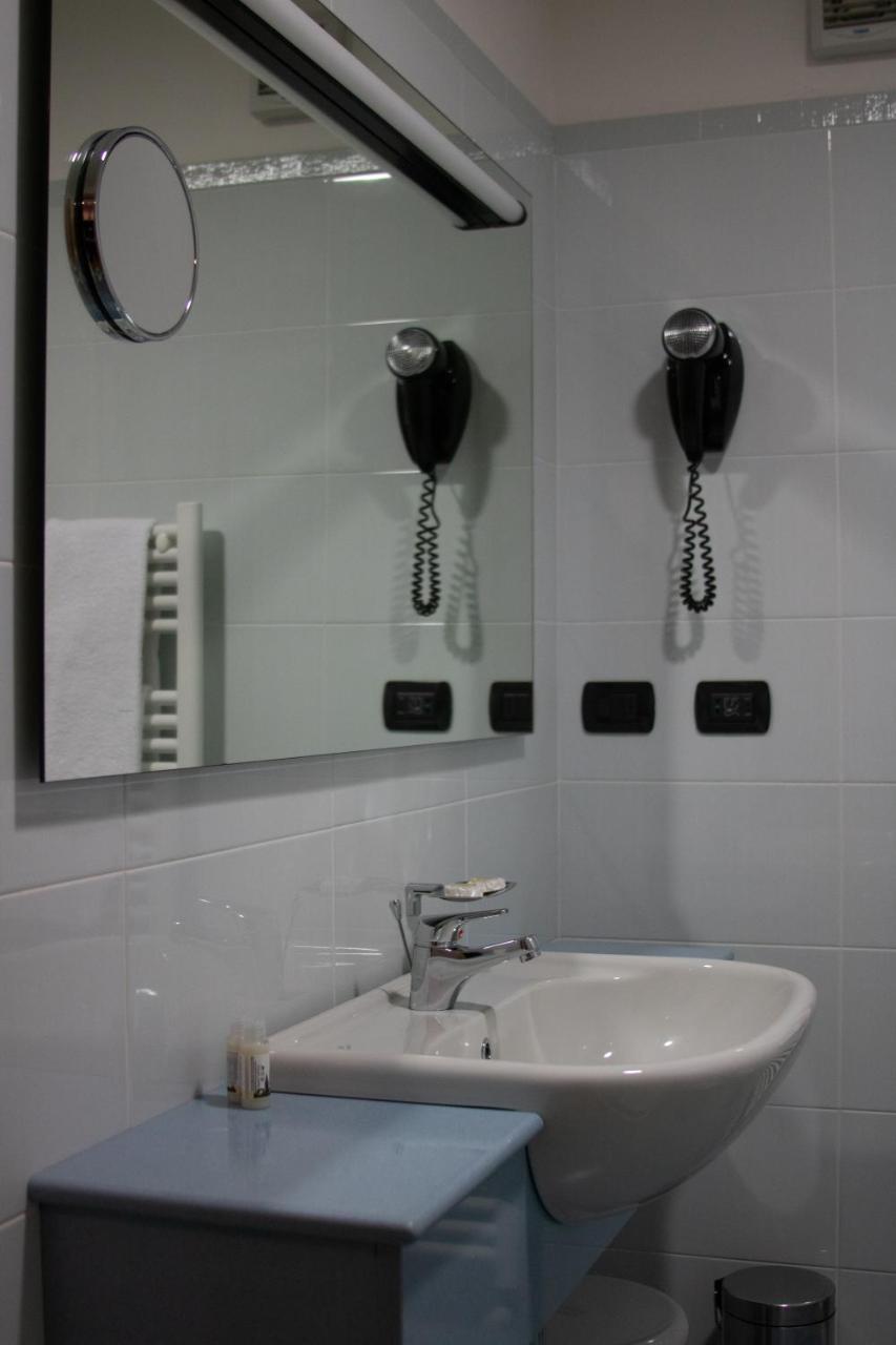 Master Hotel Reggio nell'Emilia Esterno foto