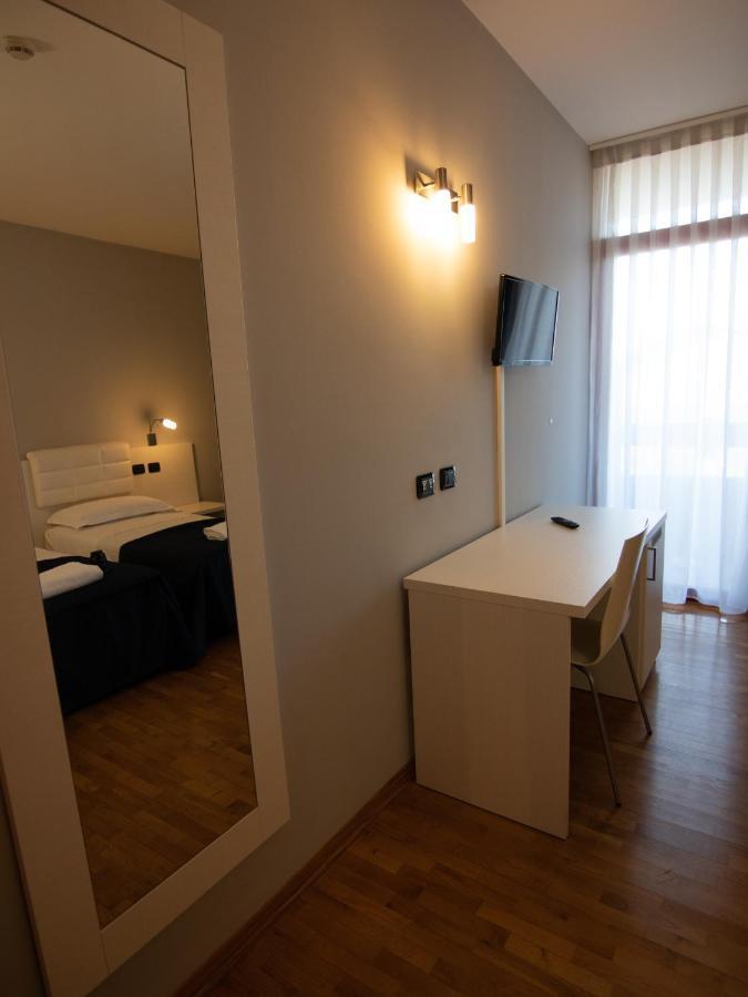 Master Hotel Reggio nell'Emilia Esterno foto